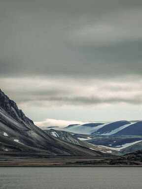 Spitzbergen – Gipfelerlebnis mit Ski & Segeln