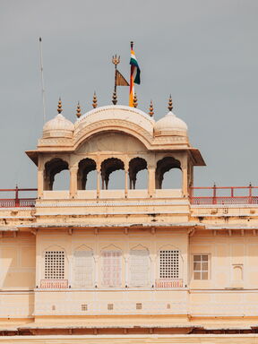 Rajasthan – Farbenpracht und königliche Festungen