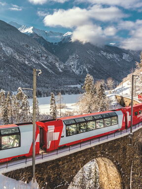 Schweizer Schienenromantik – Panorama‑Zugreise durch die Alpen