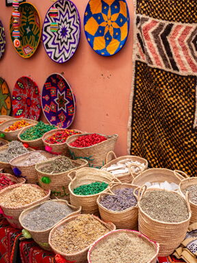 Marokko – Farbenpracht von den blauen Städten bis zur Sahara